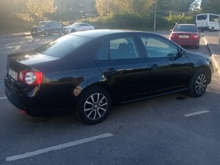 2010 Volkswagen Jetta V, чёрный, 550000 рублей, вид 4