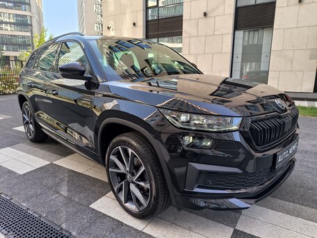 2022 Skoda Kodiaq I Рестайлинг, чёрный, 3950000 рублей, вид 2