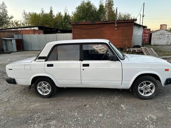 1991 Lada (ВАЗ) 2107, белый, 140000 рублей - вид 3