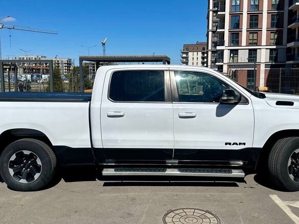 2020 Ram 1500 Crew Cab IV (DS/DJ), белый, 4322908 рублей - вид 17