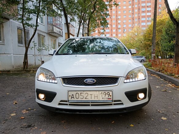 2007 Ford Focus II, белый - вид 1