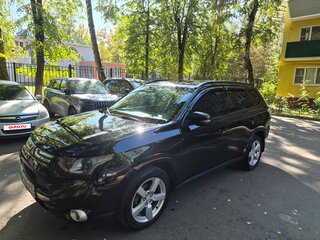 2013 Mitsubishi Outlander III, чёрный, 1730000 рублей, вид 2