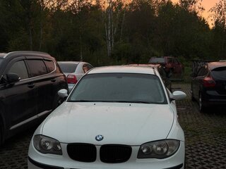 2009 BMW 1 серии 116i I (E81/E82/E87/E88) Рестайлинг, белый, 700000 рублей, вид 1