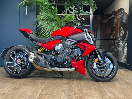 2023 Ducati Diavel V4, чёрный, 2650000 рублей, вид 3