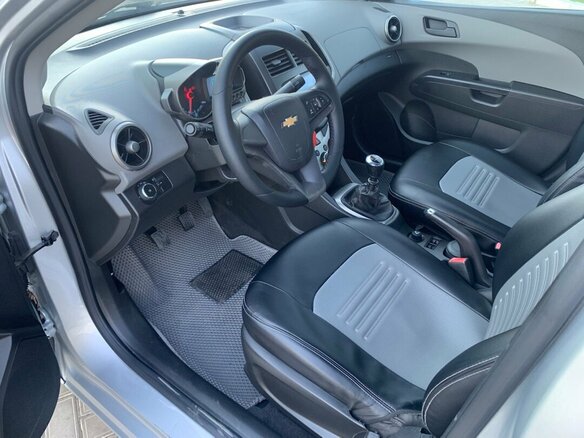 2013 Chevrolet Aveo II, серебристый - вид 11