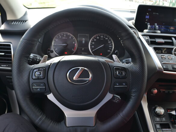 2021 Lexus NX 200 I Рестайлинг, белый, 3930000 рублей - вид 19