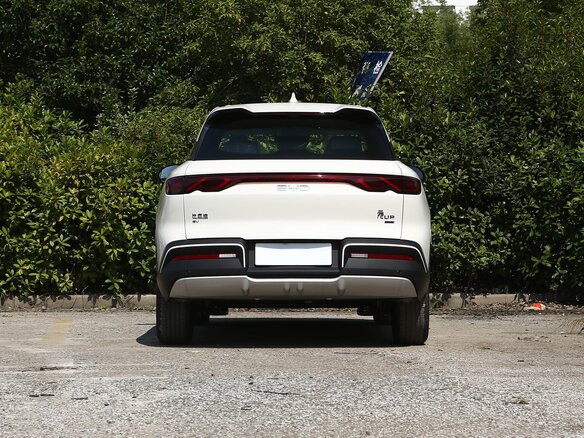 2026 BYD Yuan Up 45.12 kWh, белый, 2267007 рублей - вид 4