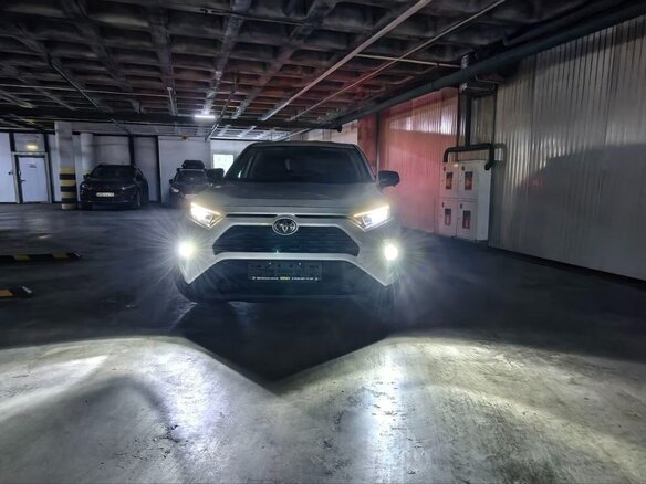 2020 Toyota RAV4 V (XA50), белый - вид 31