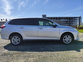 2018 Toyota Corolla Fielder XI (E160, E170) Рестайлинг 2, серебристый, 1350000 рублей, вид 2