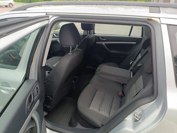 2013 Skoda Octavia II (A5) Рестайлинг, серебристый, 500000 рублей - вид 7
