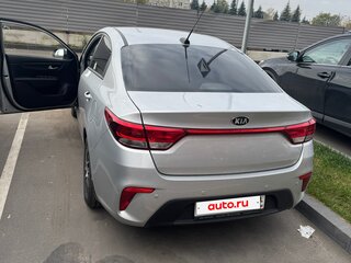 2018 Kia Rio IV, серебристый, 1250000 рублей, вид 4