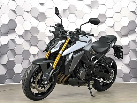 2022 Suzuki GSX-S 1000, серый, 1099000 рублей, вид 2