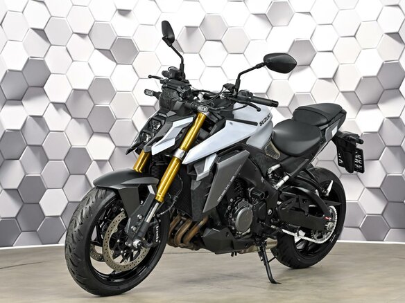 2022 Suzuki GSX-S 1000, серый, 1099000 рублей - вид 1