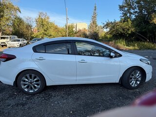 2017 Kia Cerato III Рестайлинг (Classic), белый, 1200000 рублей, вид 2