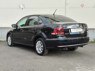 2016 Volkswagen Polo V Рестайлинг, чёрный, 735000 рублей, вид 4