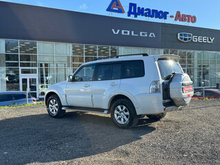 2014 Mitsubishi Pajero IV Рестайлинг 1, белый, 2000000 рублей, вид 3