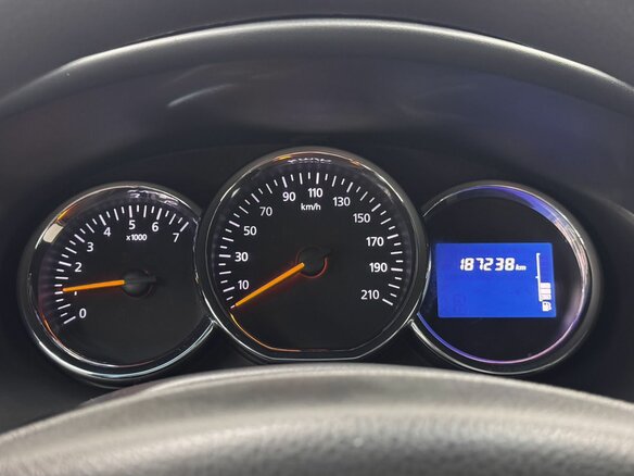 2016 Renault Logan II, белый, 690000 рублей - вид 9
