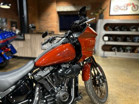 2024 Harley-Davidson Low Rider ST, красный, 2950000 рублей, вид 3