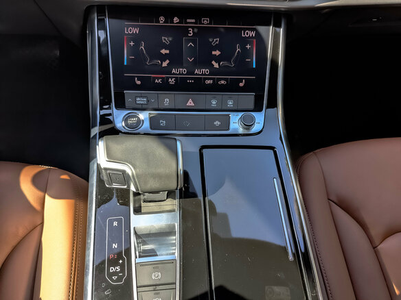 2024 Audi Q7 50 TDI II (4M) Рестайлинг 2, чёрный, 10150000 рублей - вид 25