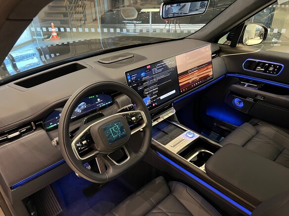 2026 Zeekr 9X 55 kWh (до 3.5 т), чёрный - вид 19