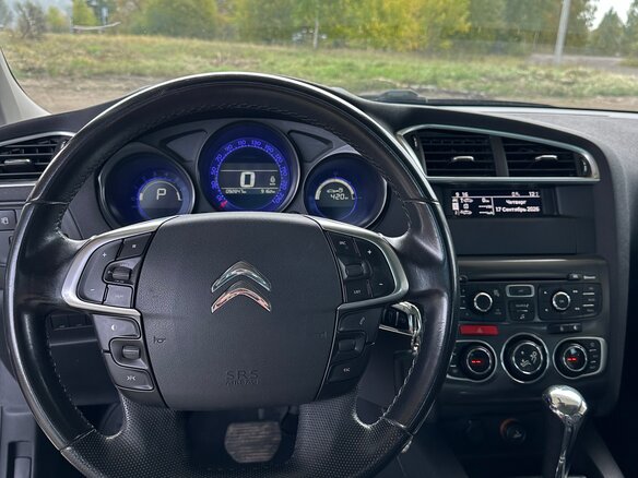 2012 Citroen C4 II, белый, 700000 рублей - вид 18
