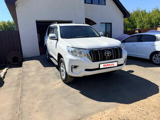 2017 Toyota Land Cruiser Prado 150 Series Рестайлинг 2, белый, 3900000 рублей, вид 3