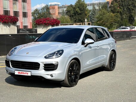 2014 Porsche Cayenne S II Рестайлинг (958), серебристый, 3797000 рублей, вид 3