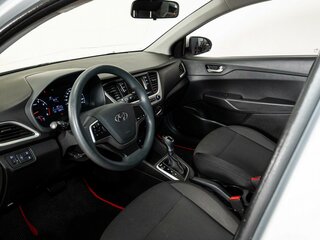 2017 Hyundai Solaris II, серебристый, 1130000 рублей, вид 5