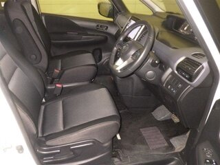 2019 Nissan Serena S-Hybrid V (C27) Рестайлинг, белый, 1650000 рублей, вид 3