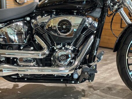 2025 Harley-Davidson Breakout, чёрный, 3750000 рублей, вид 4