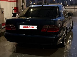 2000 Mercedes-Benz E-Класс 270 II (W210, S210) Рестайлинг, синий, 430000 рублей, вид 3