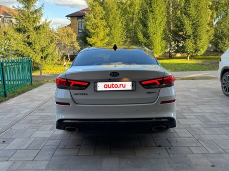 2018 Kia Optima IV Рестайлинг, белый, 2150000 рублей, вид 3