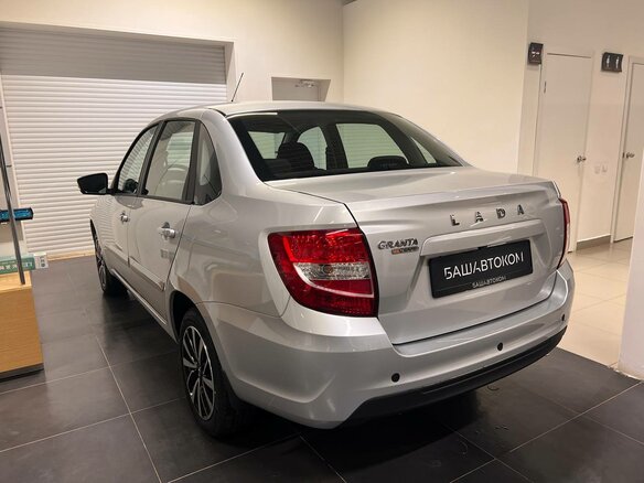 2026 Lada (ВАЗ) Granta I Рестайлинг, серебристый - вид 7