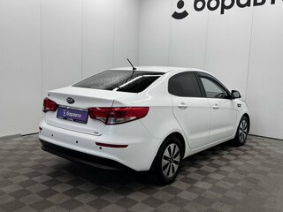 2016 Kia Rio III Рестайлинг, белый, 997067 рублей, вид 4