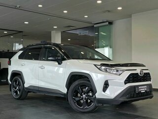 2020 Toyota RAV4 V (XA50), белый, 3240000 рублей, вид 1