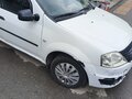 2010 Renault Logan I Рестайлинг, белый - вид 1