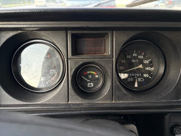 1996 Lada (ВАЗ) 2105, пурпурный - вид 8