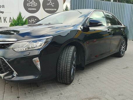 2017 Toyota Camry VII (XV50) Рестайлинг 2, чёрный, 2100000 рублей, вид 3