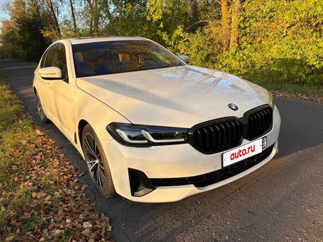 2021 BMW 5 серии 530i xDrive VII (G30/G31/G38) Рестайлинг, белый, 4990000 рублей, вид 4