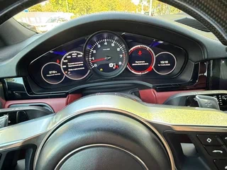 2018 Porsche Cayenne III, коричневый, 4990000 рублей, вид 5