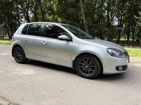 2009 Volkswagen Golf VI, серебристый, 645000 рублей, вид 5