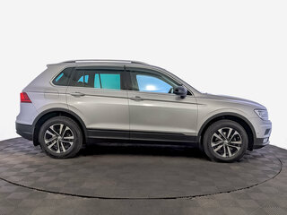 2019 Volkswagen Tiguan II, серебристый, 2399000 рублей, вид 4