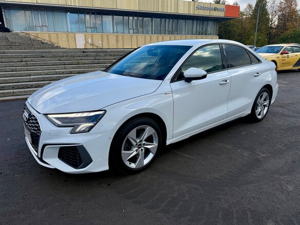 2021 Audi A3 35 TFSI IV (8Y), белый, 2700000 рублей - вид 2