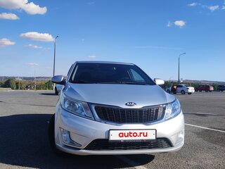 2013 Kia Rio 5-speed III, серебристый, 689000 рублей, вид 3