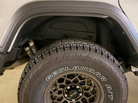 2024 Jeep Wrangler 4xe IV (JL) Рестайлинг, серебристый, 5999999 рублей - вид 9