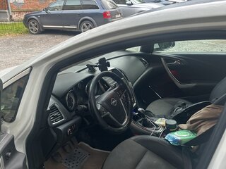 2010 Opel Astra J, белый, 350000 рублей, вид 2