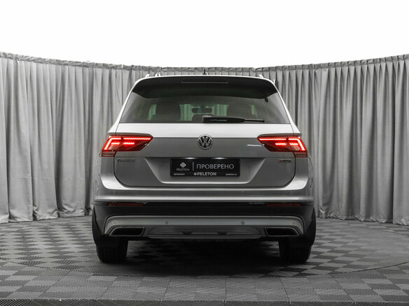 2018 Volkswagen Tiguan II, серебристый - вид 5