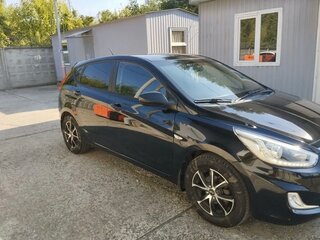 2013 Hyundai Solaris I, чёрный, 630000 рублей, вид 5