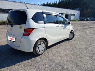 2010 Honda Freed I, белый, 750000 рублей, вид 4