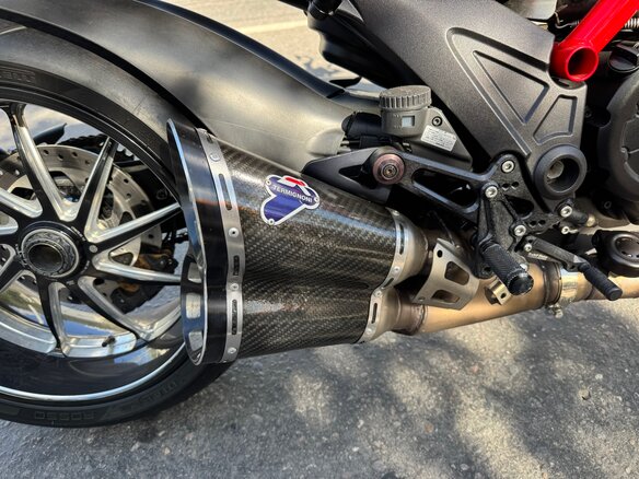 2011 Ducati Diavel Carbon, красный, 1200000 рублей - вид 7